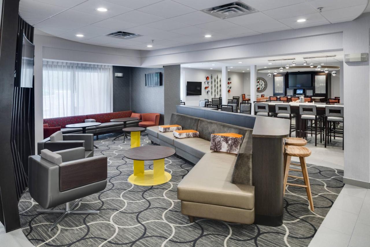 Springhill Suites Милфорд Екстериор снимка