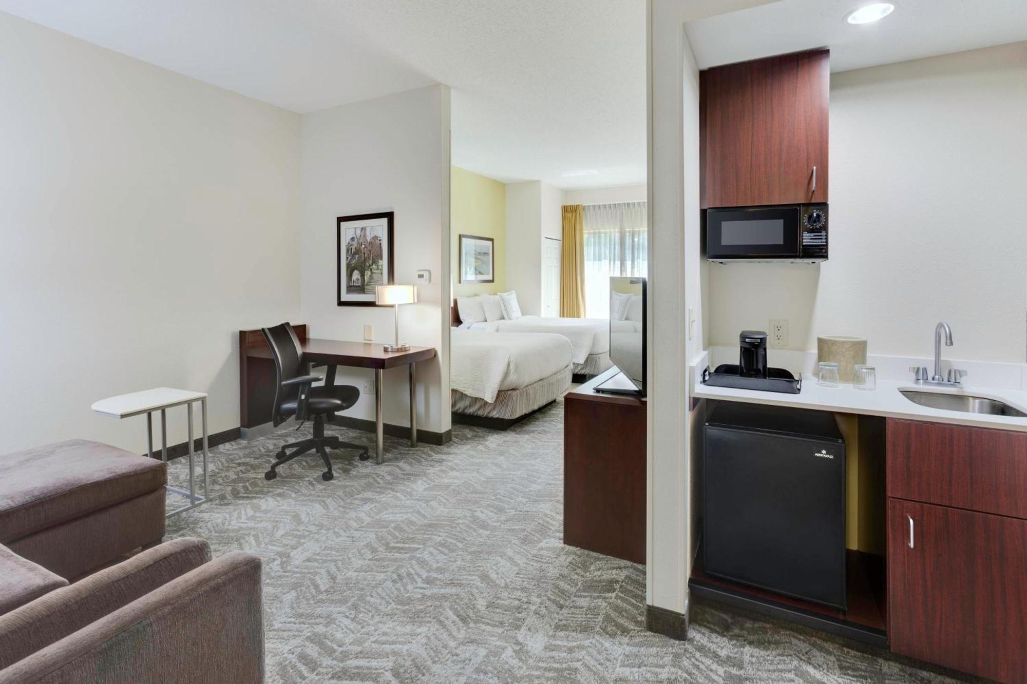 Springhill Suites Милфорд Екстериор снимка