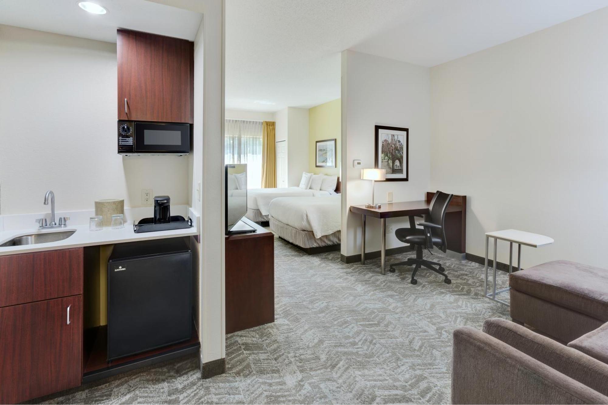 Springhill Suites Милфорд Екстериор снимка