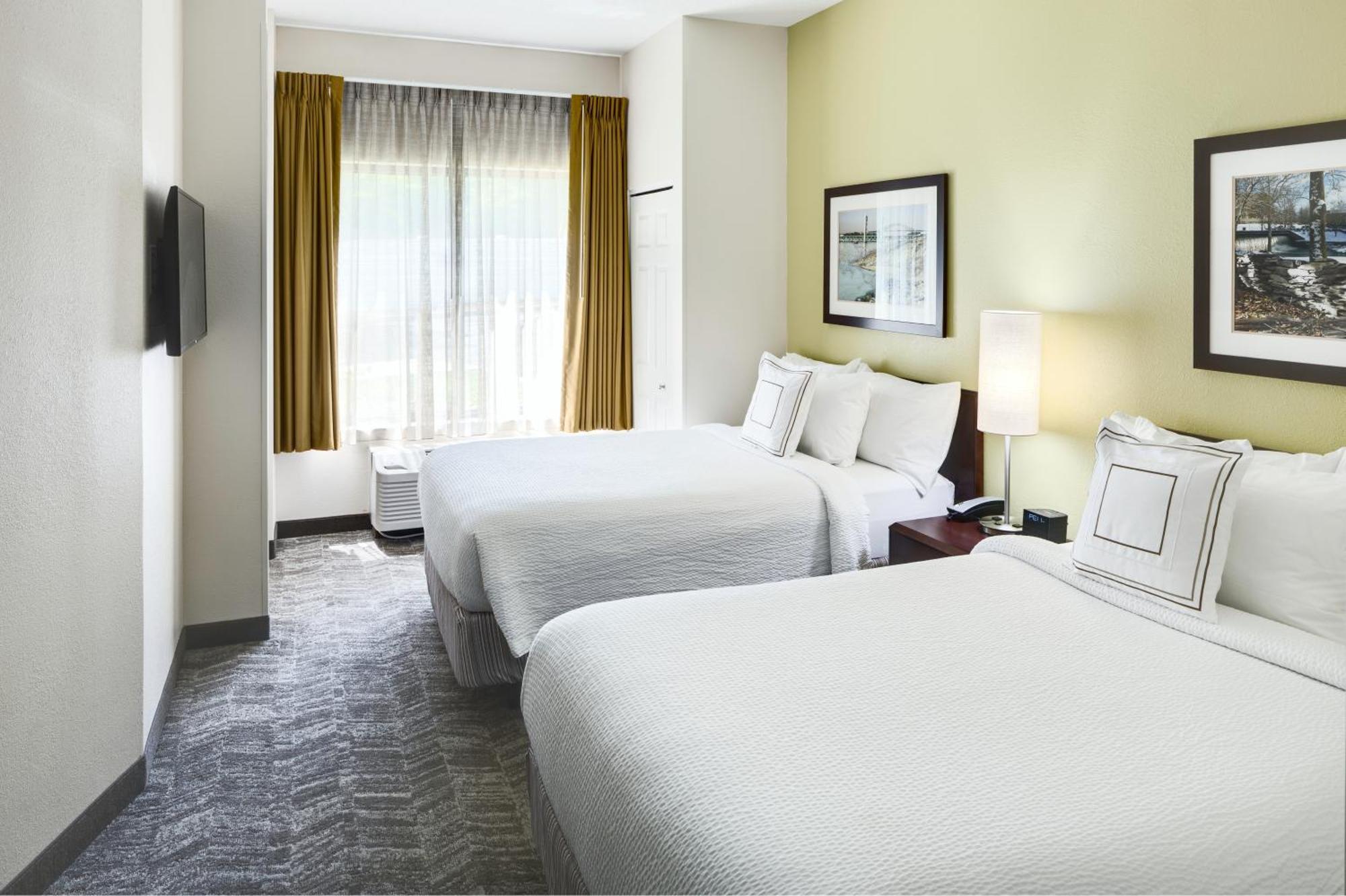 Springhill Suites Милфорд Екстериор снимка