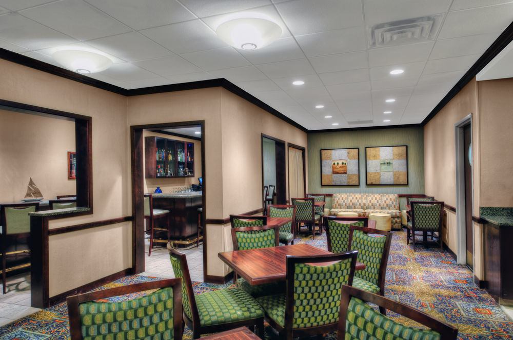 Springhill Suites Милфорд Екстериор снимка