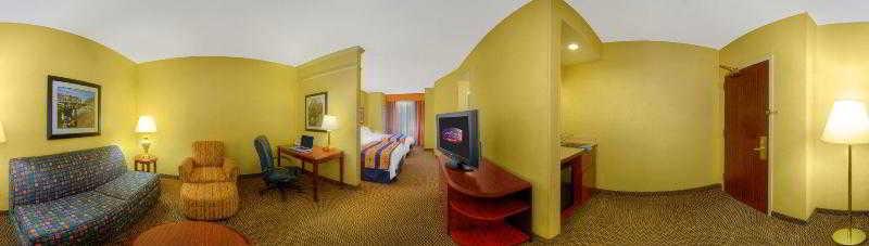 Springhill Suites Милфорд Екстериор снимка
